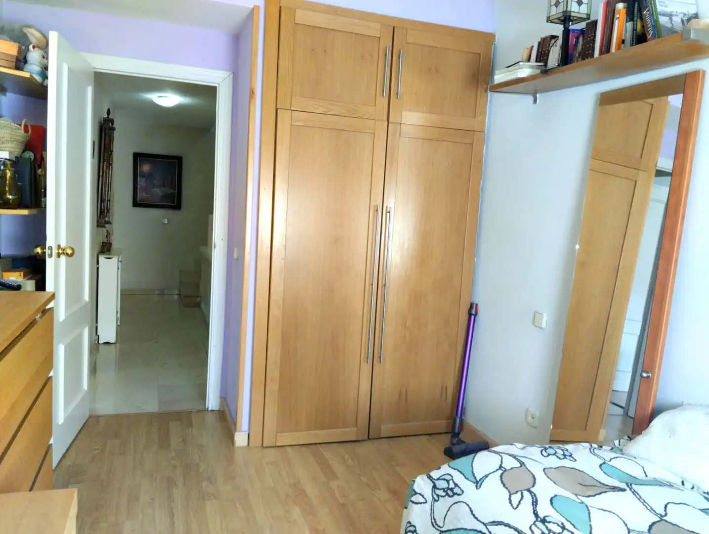 Habitación de Casa adosada en venta en San Lorenzo de El Escorial con Aire acondicionado, Calefacción y Jardín privado