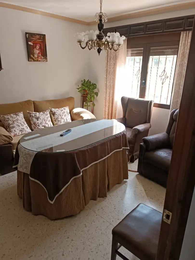 Sala d'estar de Casa adosada en venda en Villaviciosa de Córdoba amb Moblat