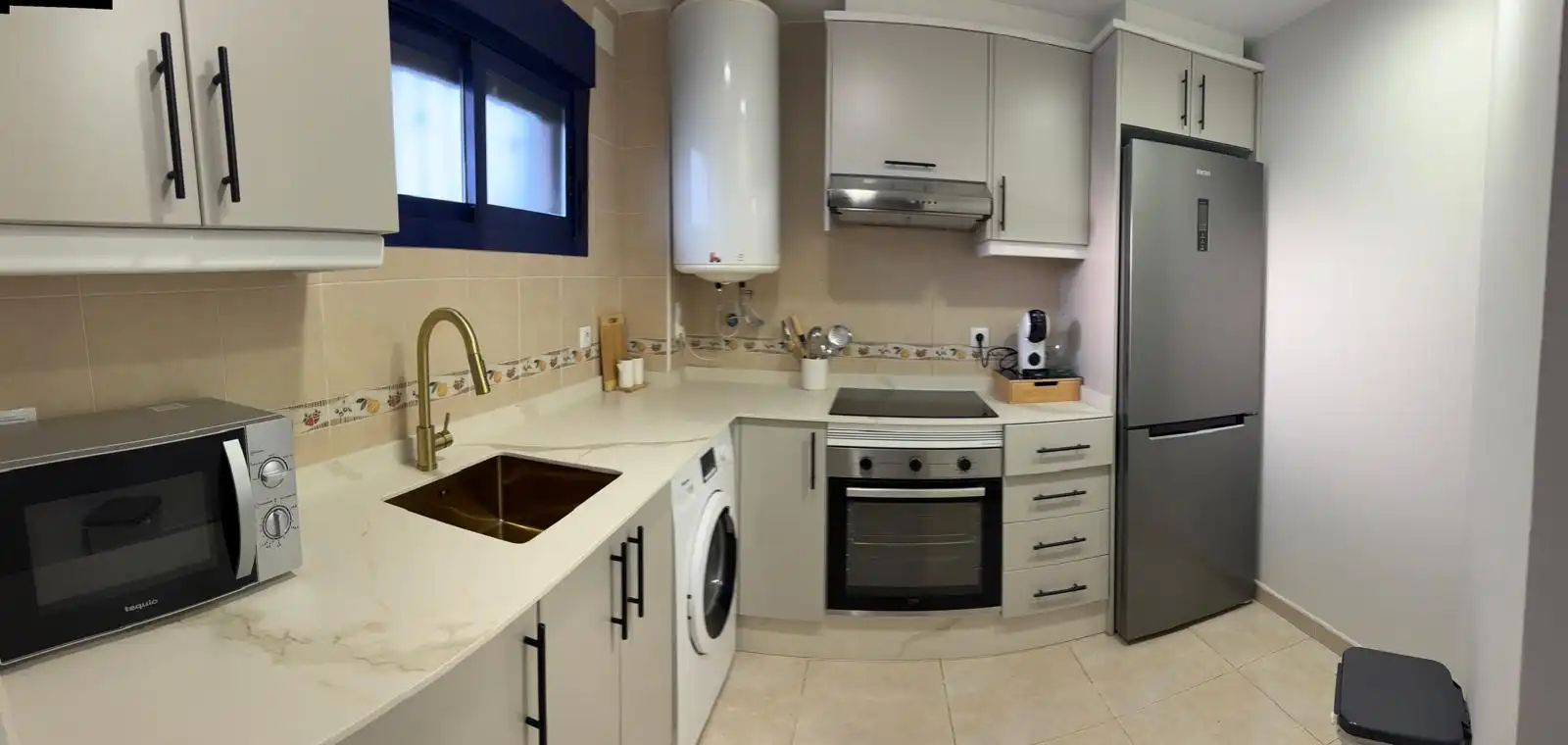 Ground floor with pool to rent in Carrer Garbí 26, imagen 2