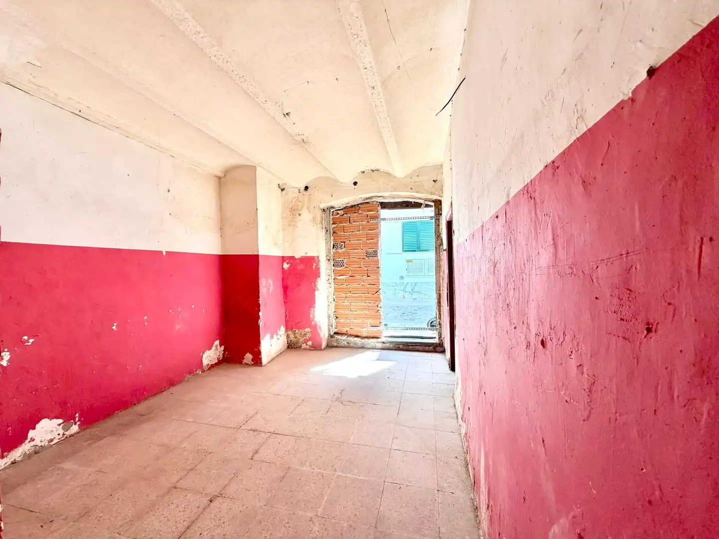 Ground floor for sale in Barcelona