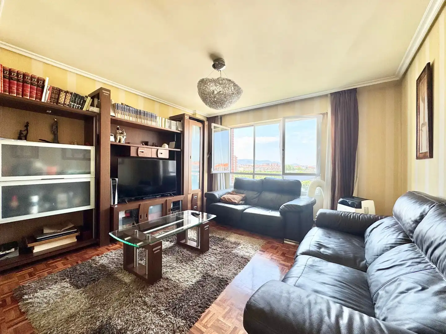 Sala de estar de Piso en venta en Vitoria - Gasteiz con Terraza y Trastero