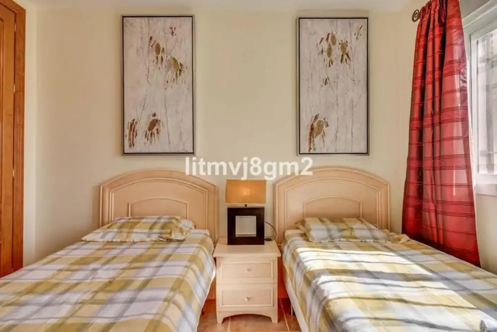 Dormitori de Casa adosada de lloguer en Mijas amb Aire condicionat, Terrassa i Piscina
