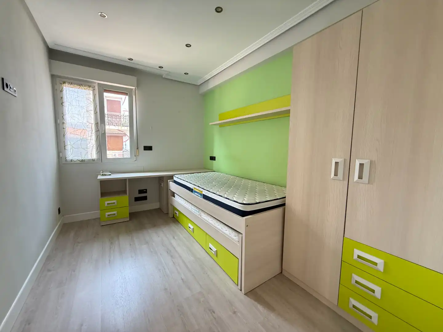 Habitación de Piso en venta en Bilbao  con Calefacción y Amueblado
