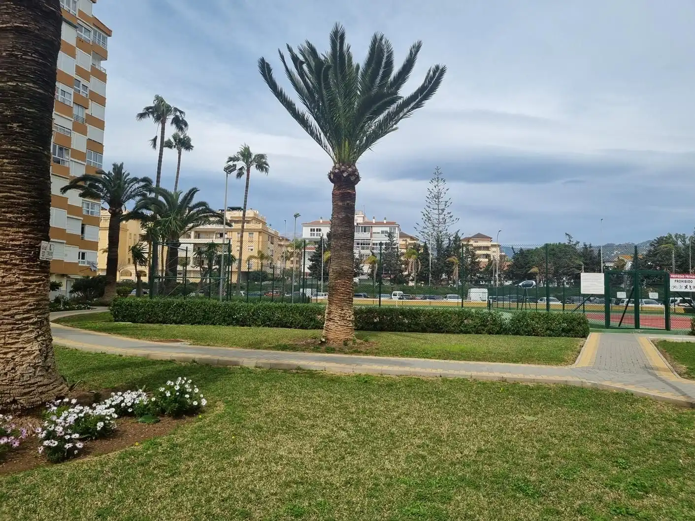 Vista exterior de Estudi de lloguer en Algarrobo amb Aire condicionat, Calefacció i Terrassa
