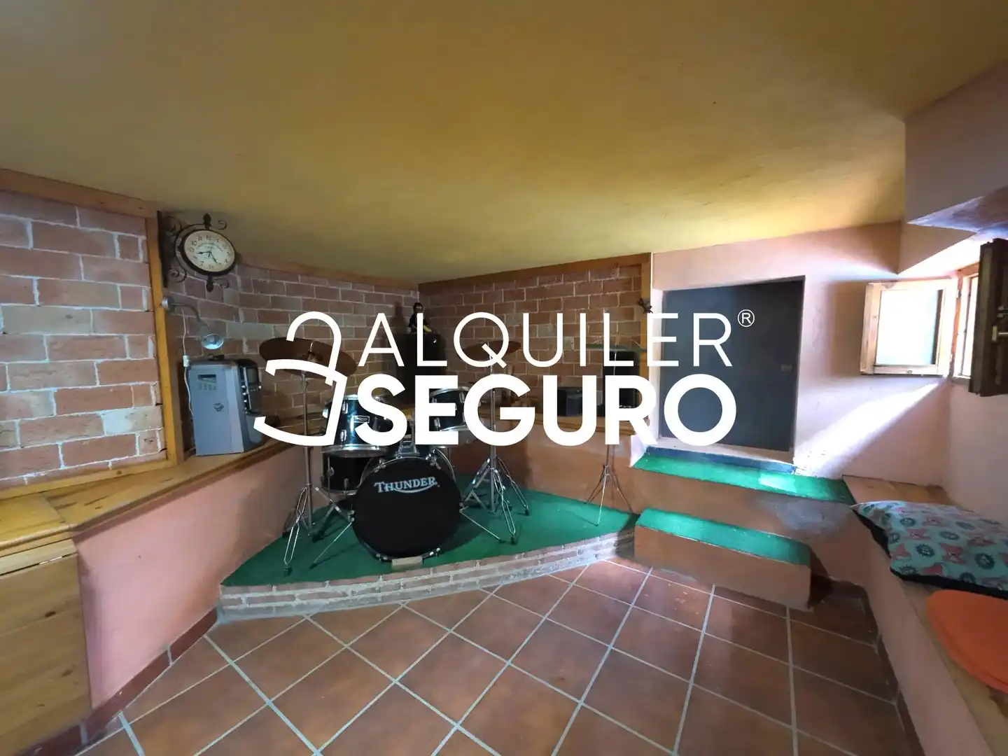 Casa o xalet de lloguer en La Adrada  amb Calefacció, Terrassa i Piscina
