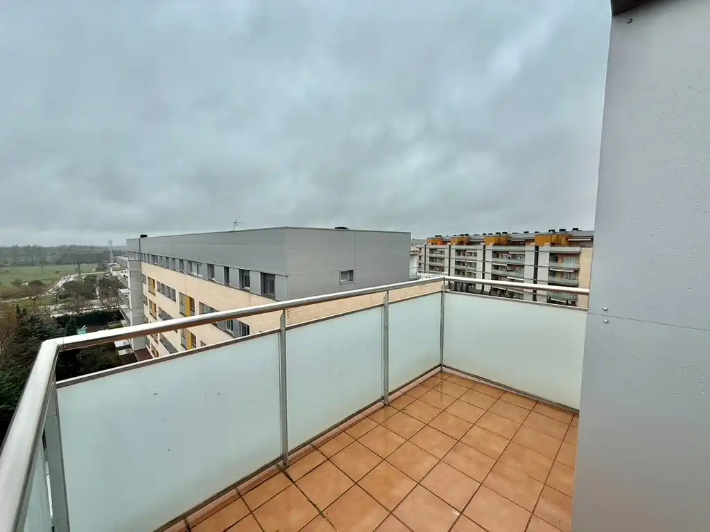 Terrasse von Dachboden zum Verkauf in Figueres mit Heizung, Parkett und Terrasse