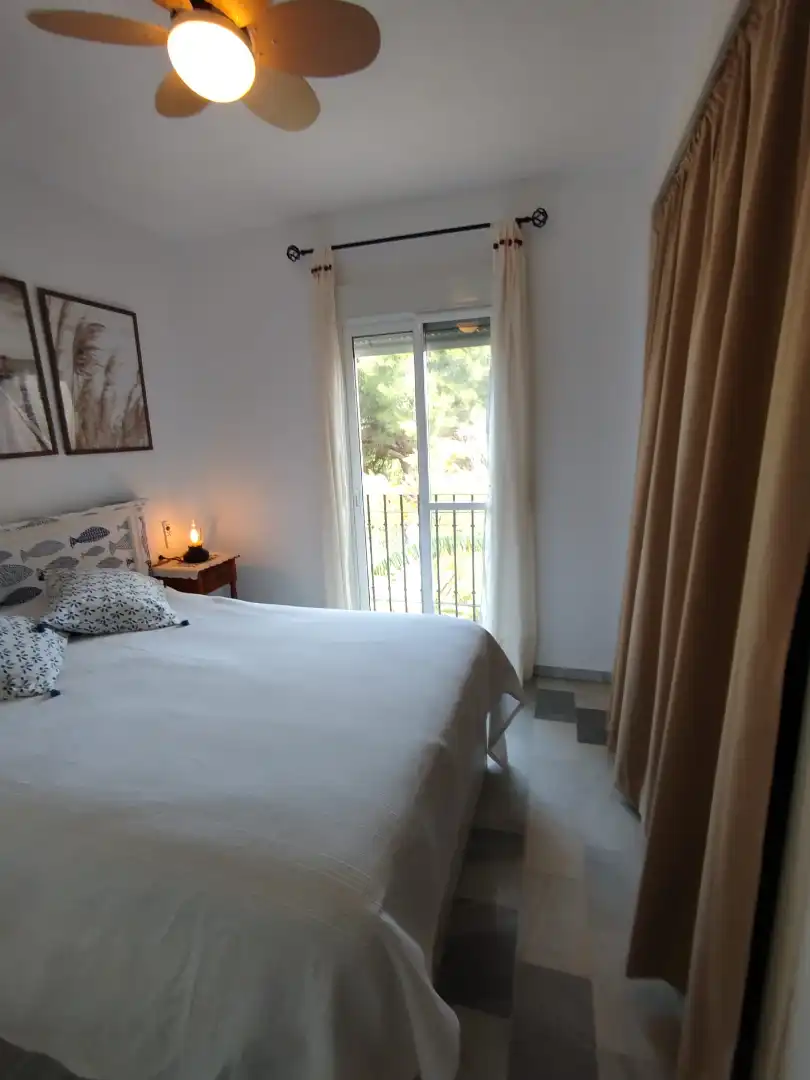 Schlafzimmer von Einfamilien-Reihenhaus zum Verkauf in Islantilla mit Terrasse, Möbliert und Waschmaschine