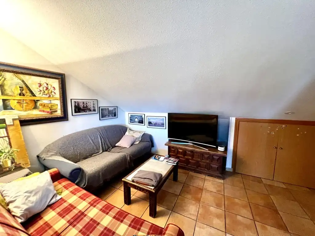 Sala d'estar de Dúplex en venda en Las Rozas de Madrid