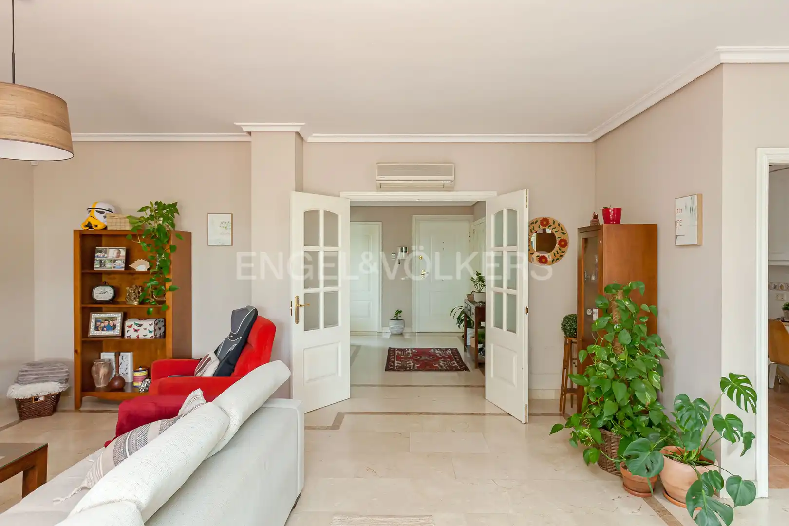Sala d'estar de Casa adosada de lloguer en Majadahonda amb Aire condicionat, Calefacció i Jardí privat