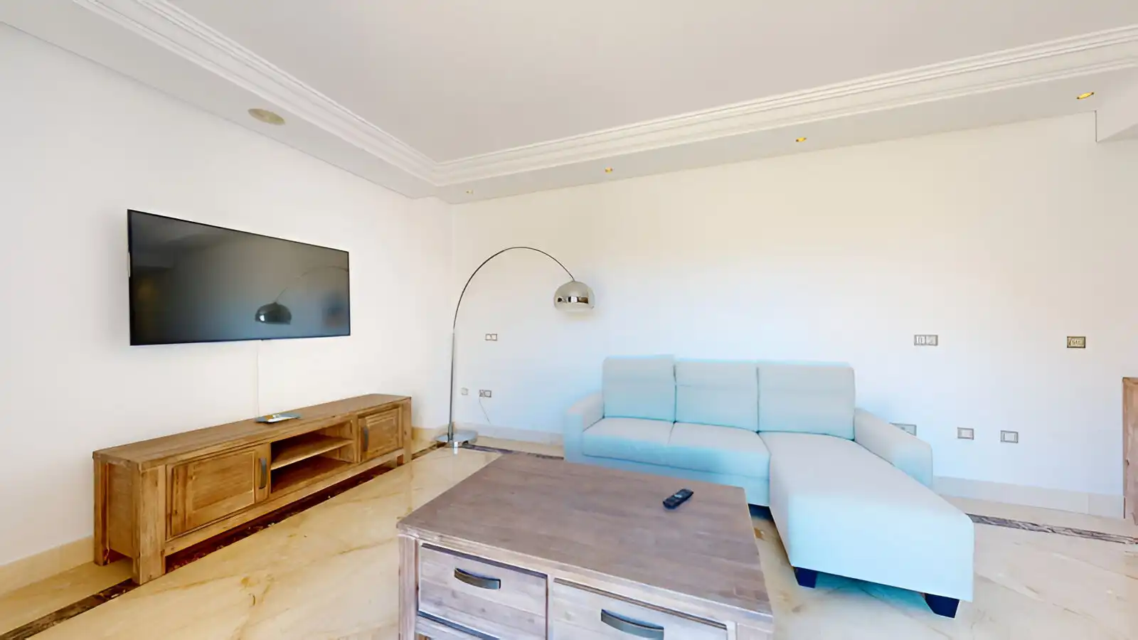 Apartament amb terrassa en venda a Estepona Pueblo, imagen 3