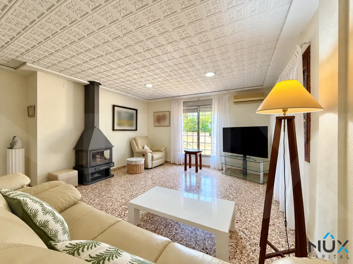 Sala d'estar de Casa o xalet en venda en Paterna amb Aire condicionat, Calefacció i Jardí privat