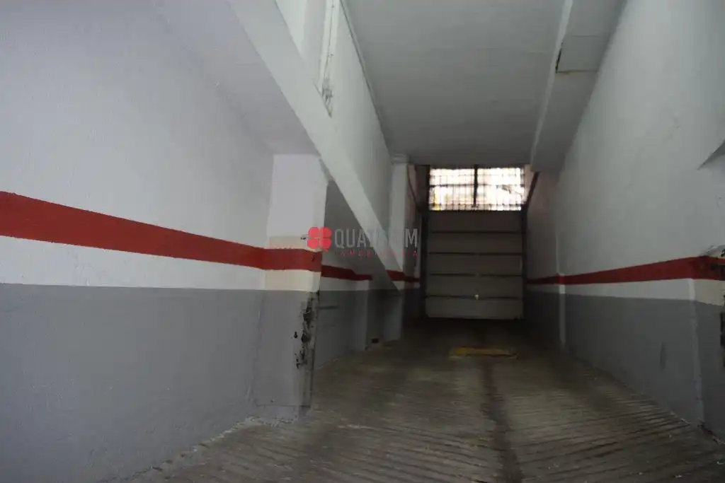 Garaje de alquiler en Santiago de Compostela , A Coruña