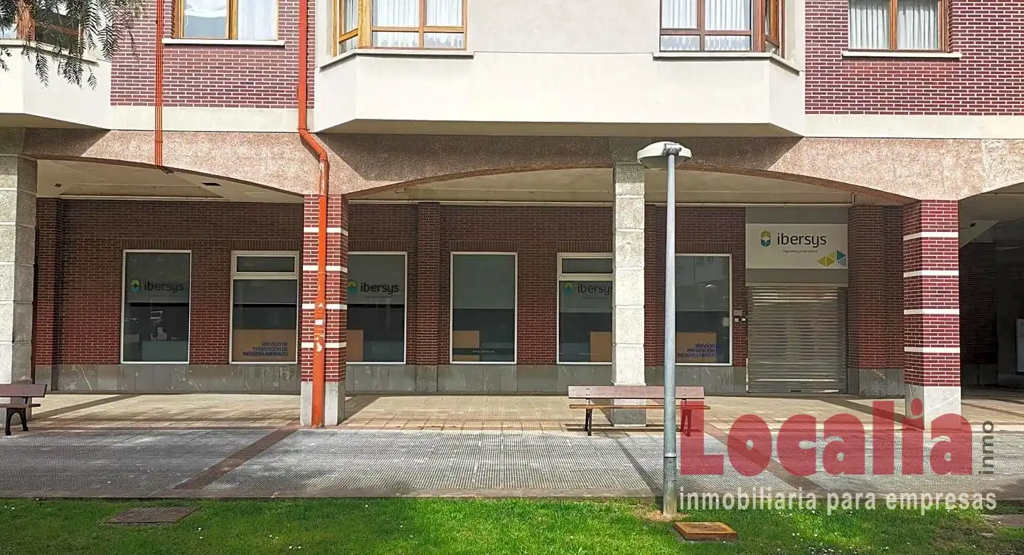Locale commerciale in affitto a Burtzeña