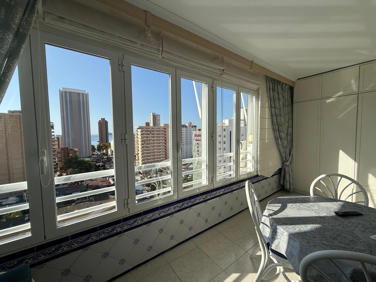 Dormitori de Apartament en venda en  Madrid Capital amb Aire condicionat, Terrassa i Traster