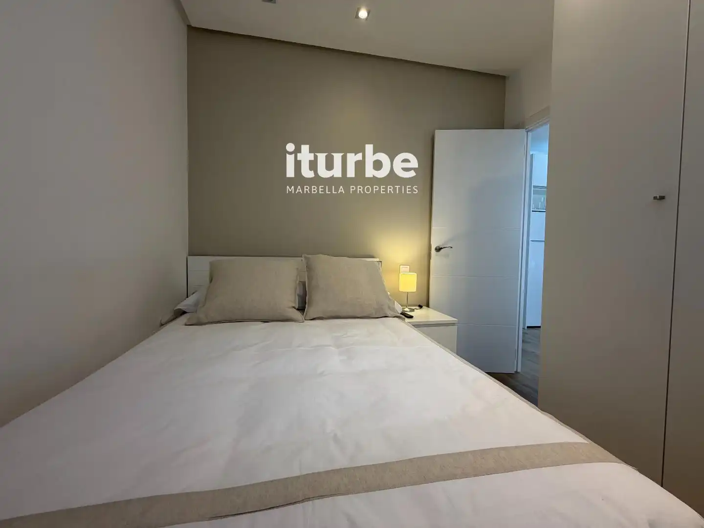 Bedroom of Flat for rent in Madrid  with Heating, Furnished and Alarm