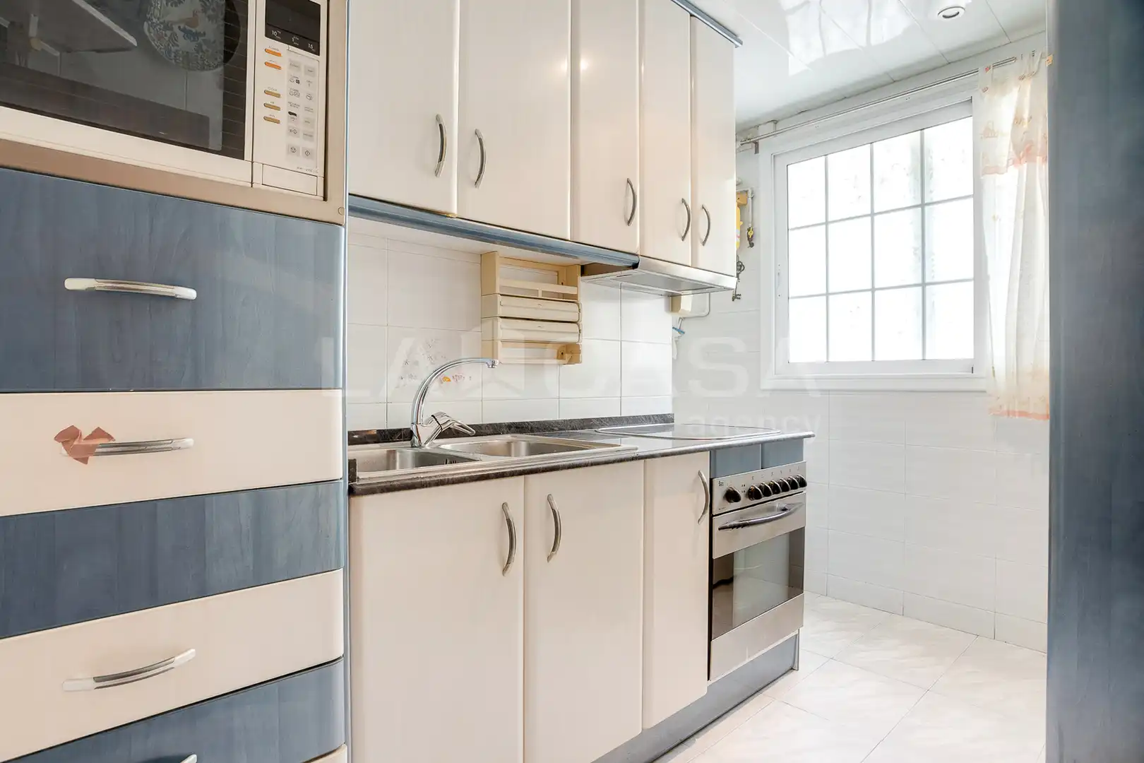 Cocina de Planta baja en venta en Cornellà de Llobregat