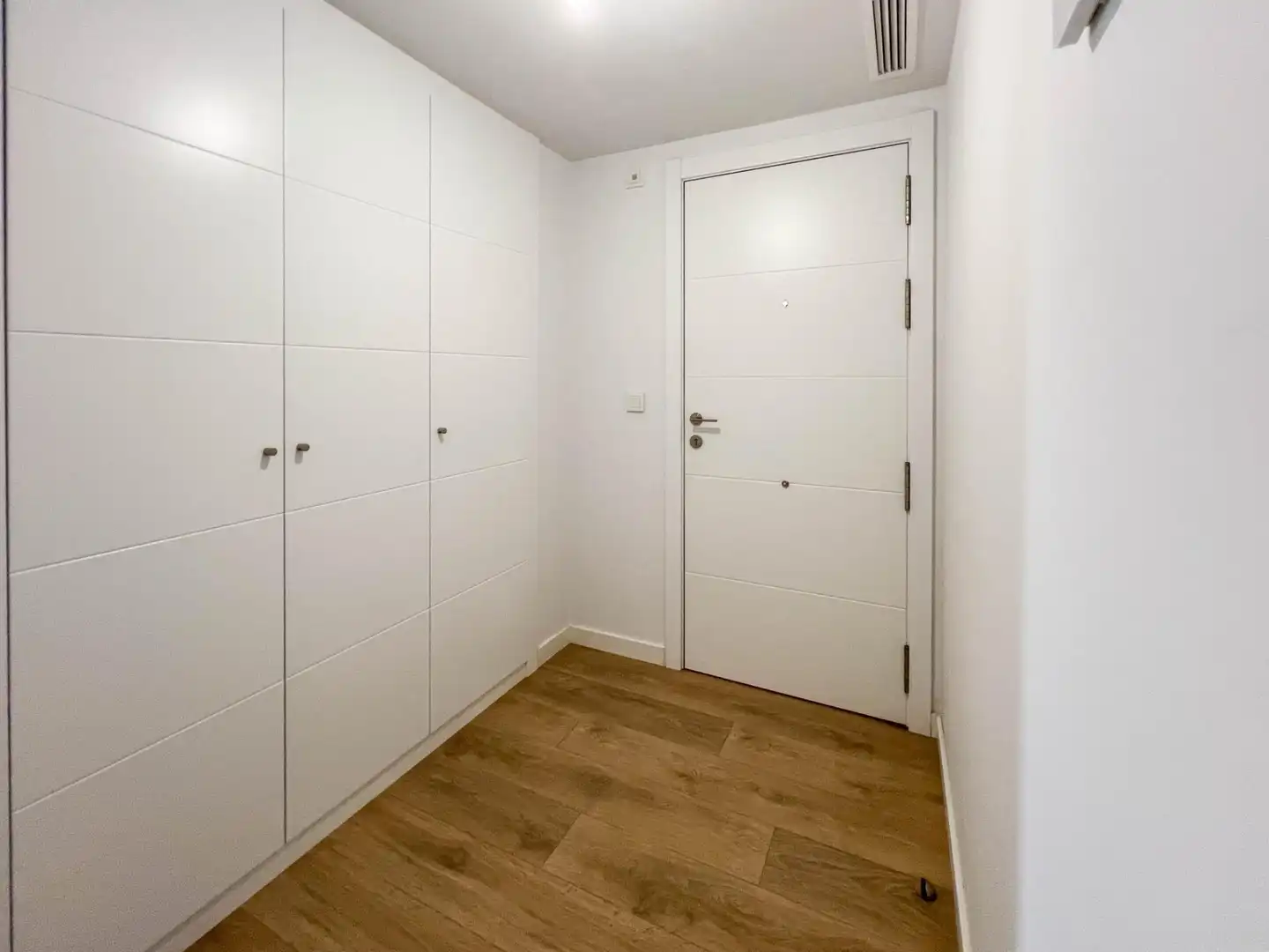 Flat for sale in Valencia  with Air Conditioner, Heating and Private garden