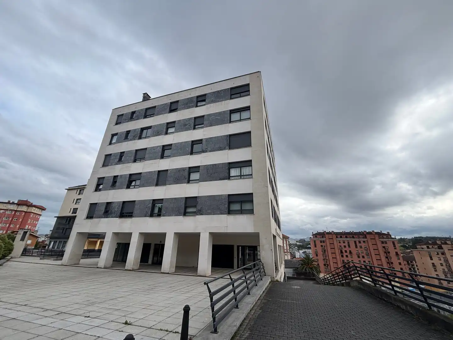 Vista exterior de Garaje en venta en Avilés