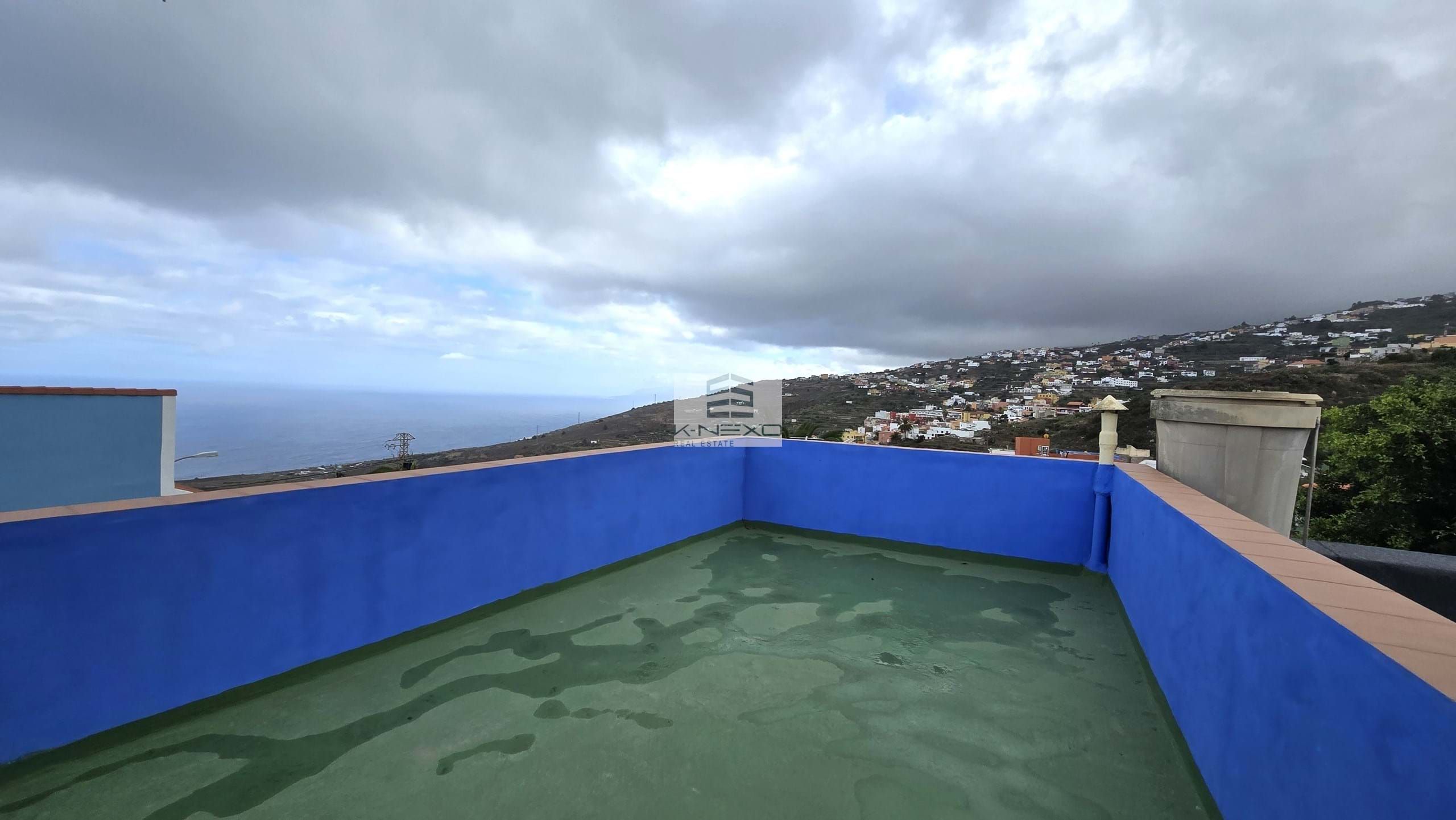 Vista exterior de Casa adosada en venda en La Guancha amb Terrassa