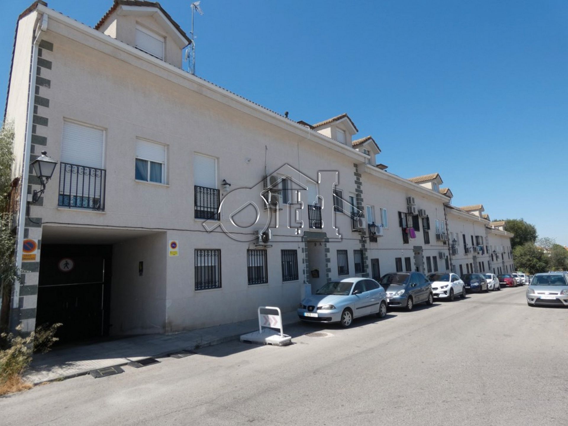Vista exterior de Dúplex en venta en Torres de la Alameda con Aire acondicionado, Calefacción y Parquet