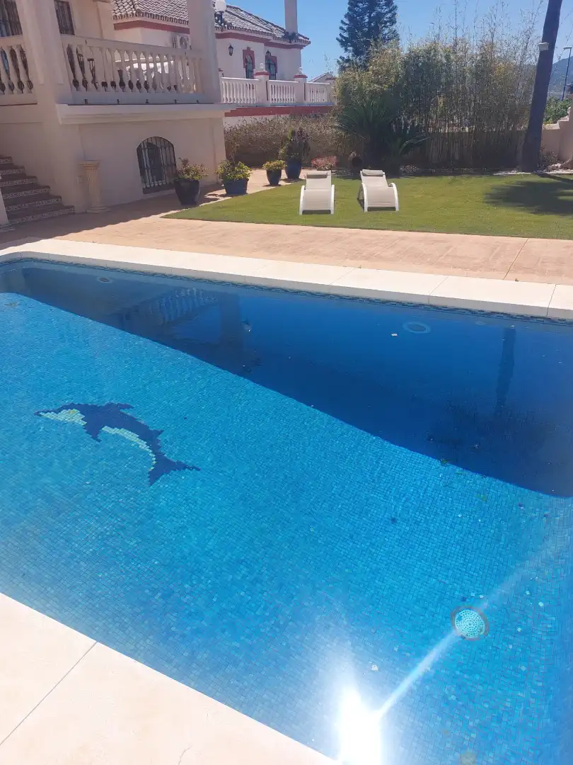 Piscina de Casa o chalet en venta en Málaga con Aire acondicionado, Jardín privado y Piscina