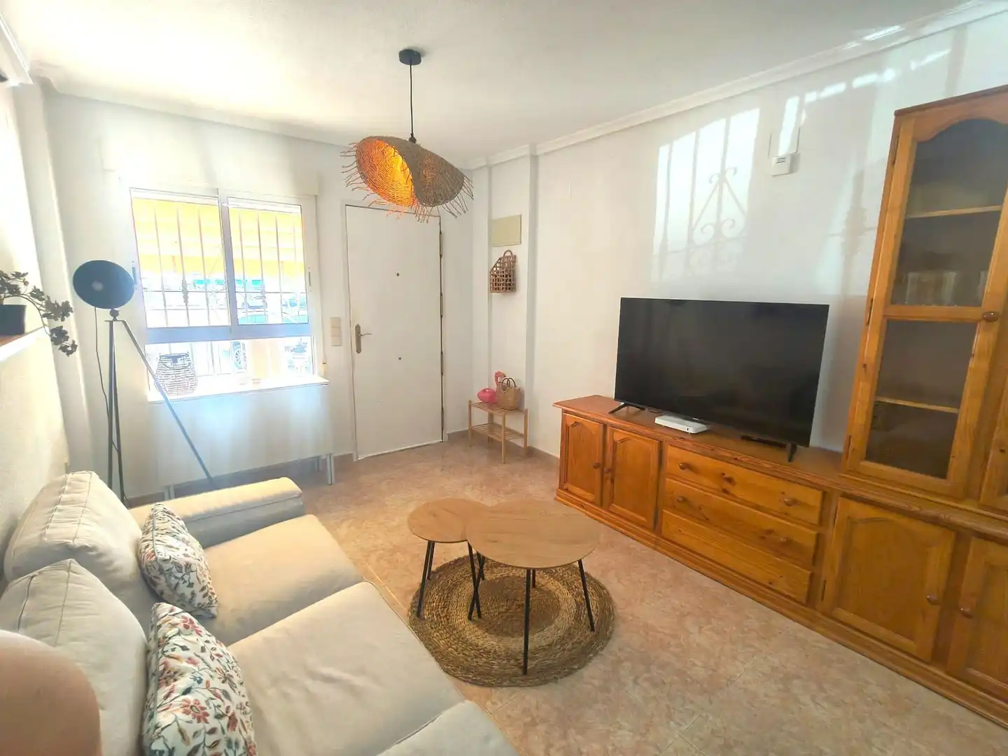 Wohnzimmer von Maisonette zum Verkauf in Santa Pola mit Klimaanlage, Heizung und Privatgarten