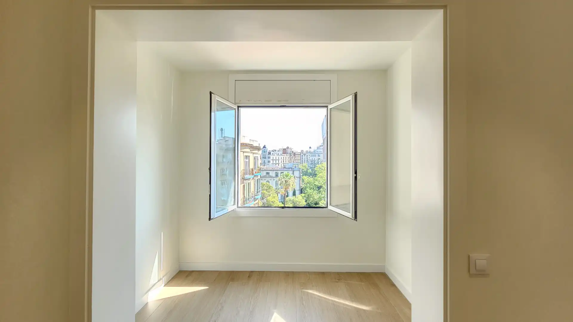 Schlafzimmer von Büro zur Miete in Barcelona mit Klimaanlage, Heizung und Internet