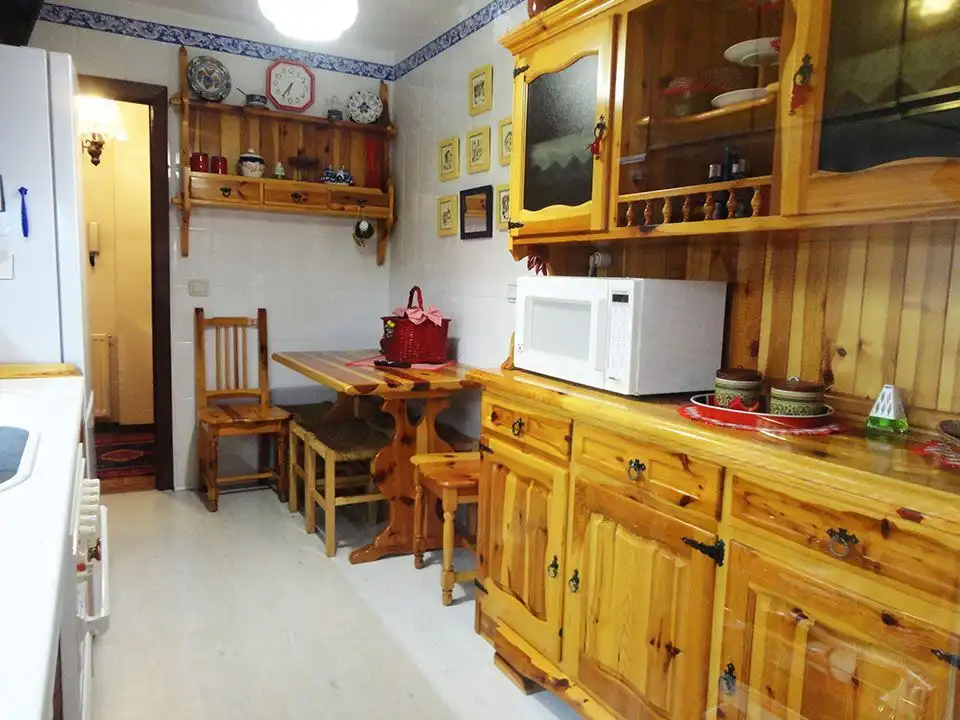 Cocina de Piso en venta en Salas de los Infantes con Calefacción, Terraza y Amueblado
