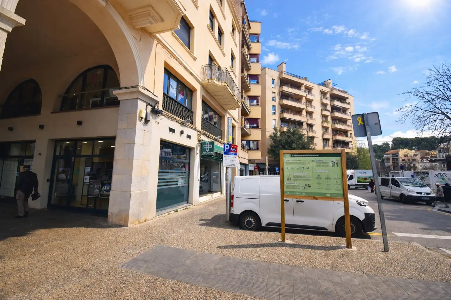 Vista exterior de Local de lloguer en Girona