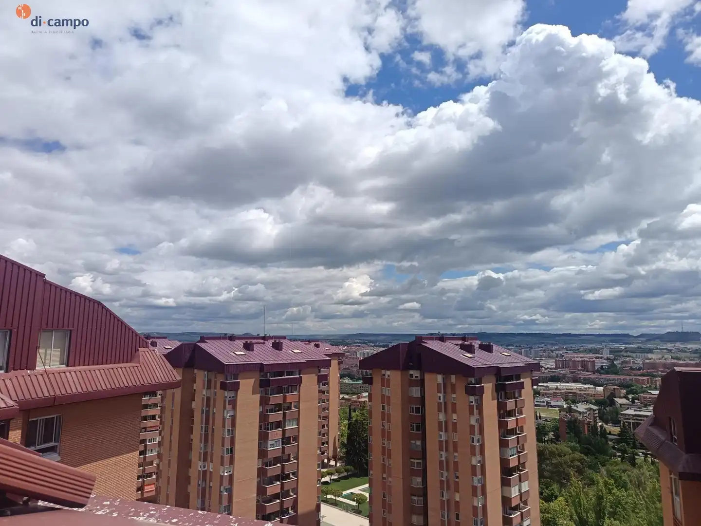 Exterior view of Attic for rent in Valladolid  with Heating, Terrace and Storage room