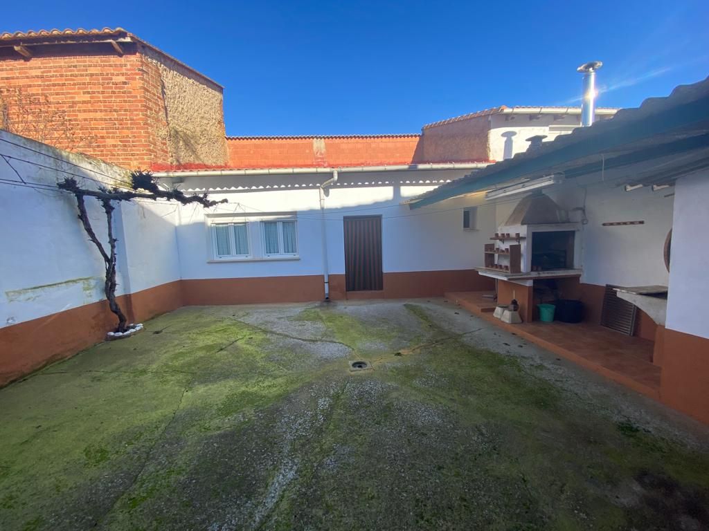Exterior view of House or chalet for sale in Algadefe  with Heating, Storage room and Furnished