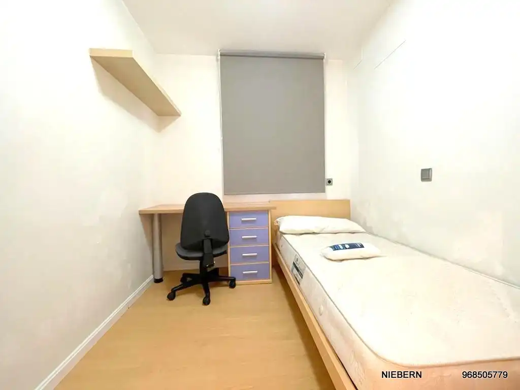 Habitación de Piso de alquiler en Cartagena con Aire acondicionado, Parquet y Amueblado