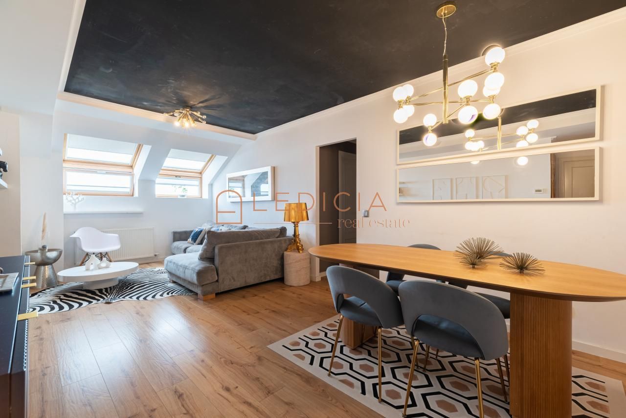 Sala d'estar de Àtic en venda en Vigo  amb Calefacció, Terrassa i Traster