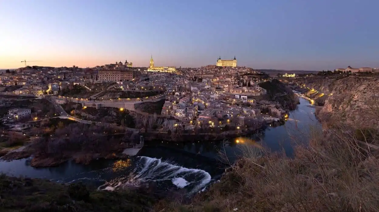 Außenansicht von Gebäude zum Verkauf in Toledo