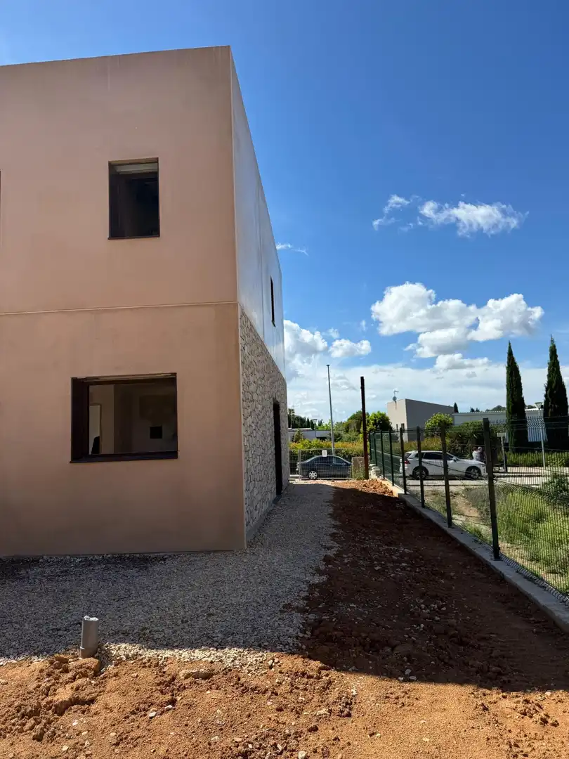 Vista exterior de Casa adosada en venta en Navata con Calefacción, Jardín privado y Parquet