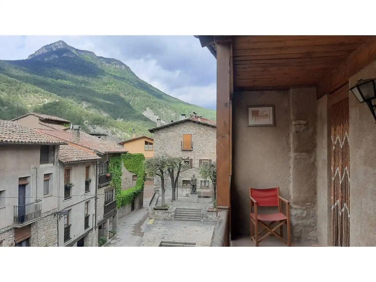 Vista exterior de Dúplex en venta en Bagà con Balcón