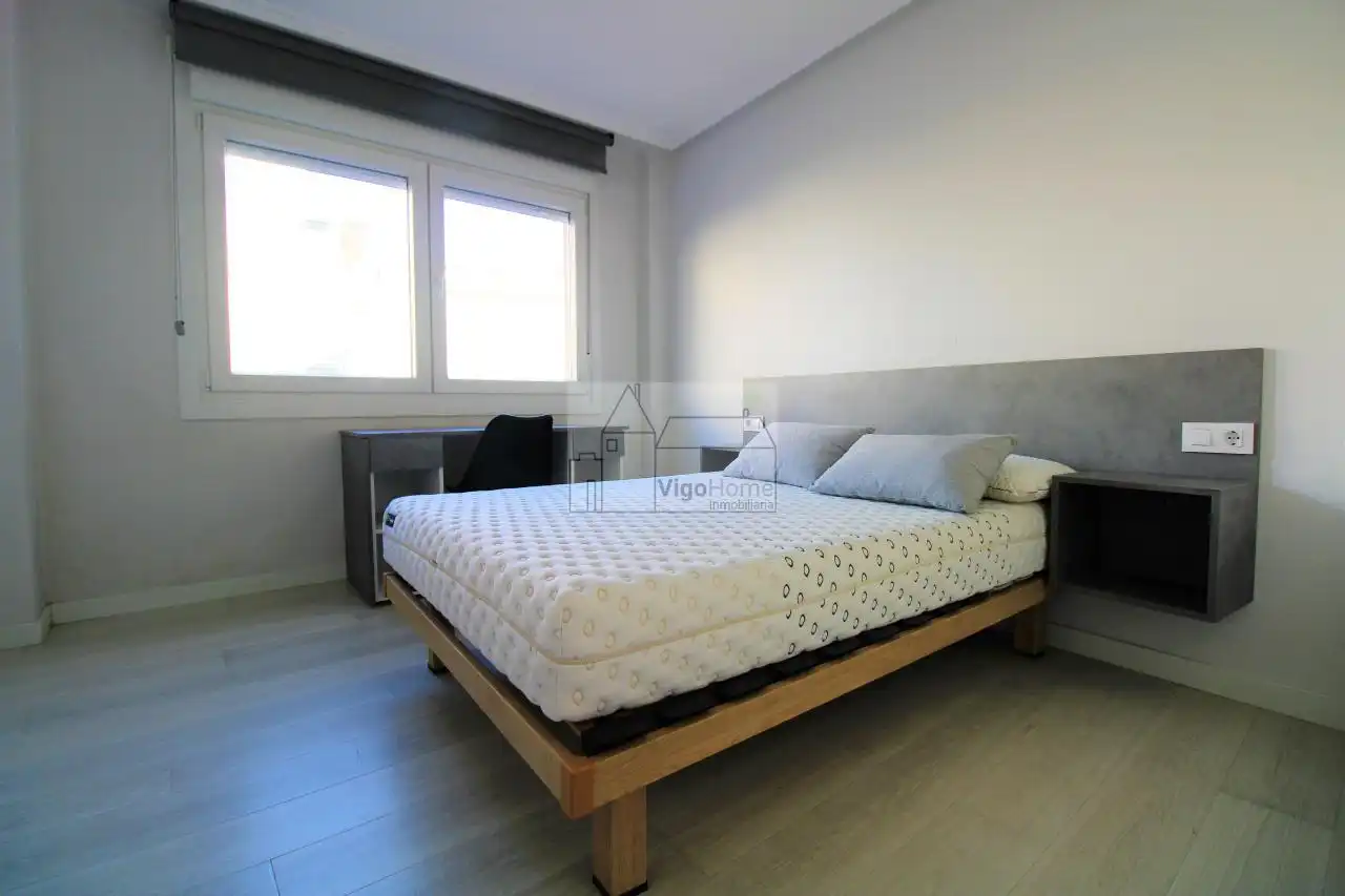 Schlafzimmer von Wohnung zur Miete in Vigo  mit Heizung, Terrasse und Möbliert