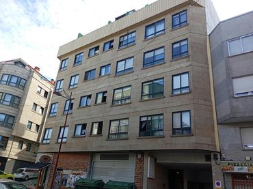 Piso con ascensor en venta en Teis