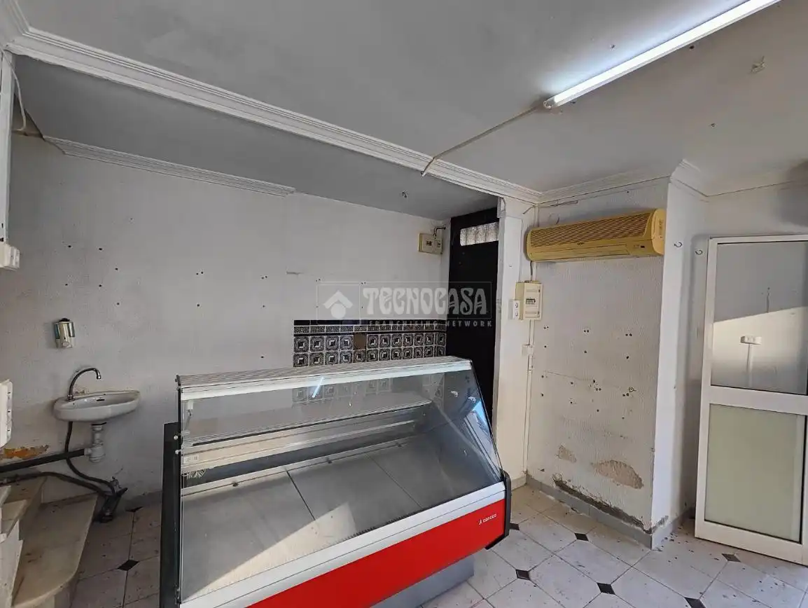Casa adosada en venda en Los Palacios y Villafranca amb Balcó