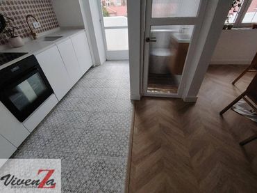 Pis amb balcó en venda a Las Viñas