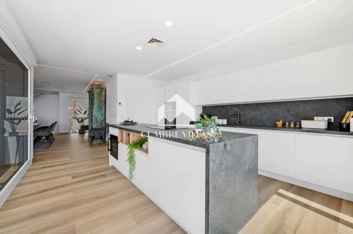 Cocina de Casa o chalet en venta en Almuñécar con Jardín privado, Terraza y Trastero