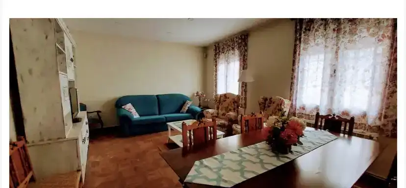 Sala d'estar de Casa adosada en venda en Chinchón