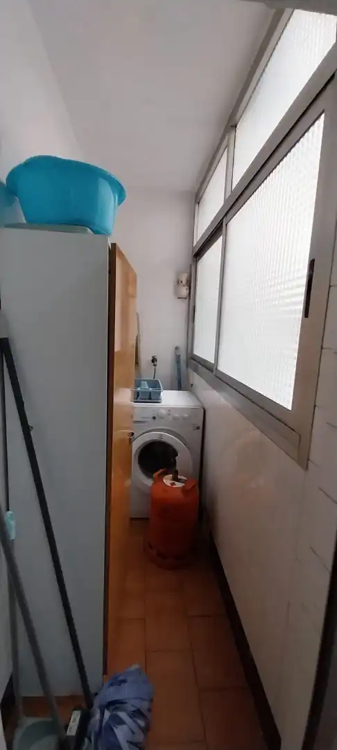 Bathroom of Flat for rent in Valencia  with Furnished, Washing machine and Balcony