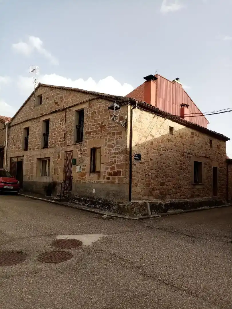 Vista exterior de Finca rústica en venda en Palacios de la Sierra amb Moblat, Rentadora i TV