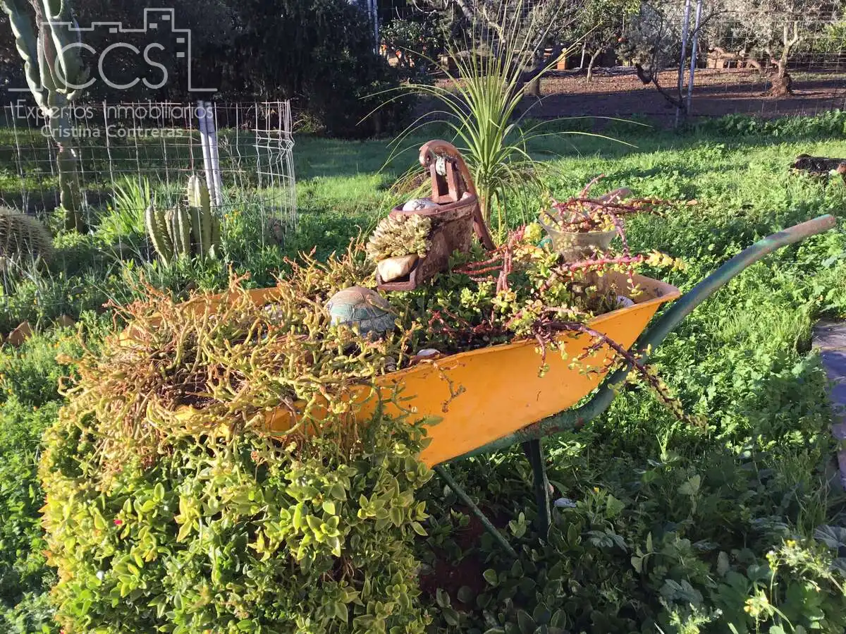 Jardí de Casa o xalet en venda en Sevilla amb Aire condicionat, Traster i Piscina