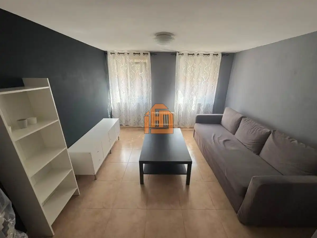 Apartamento en alquiler en Calle Doña Urraca