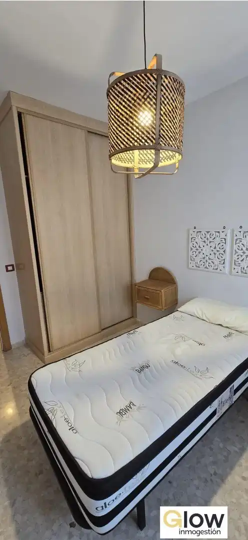 Dormitori de Pis per a compartir en Badajoz amb Aire condicionat, Calefacció i Terrassa