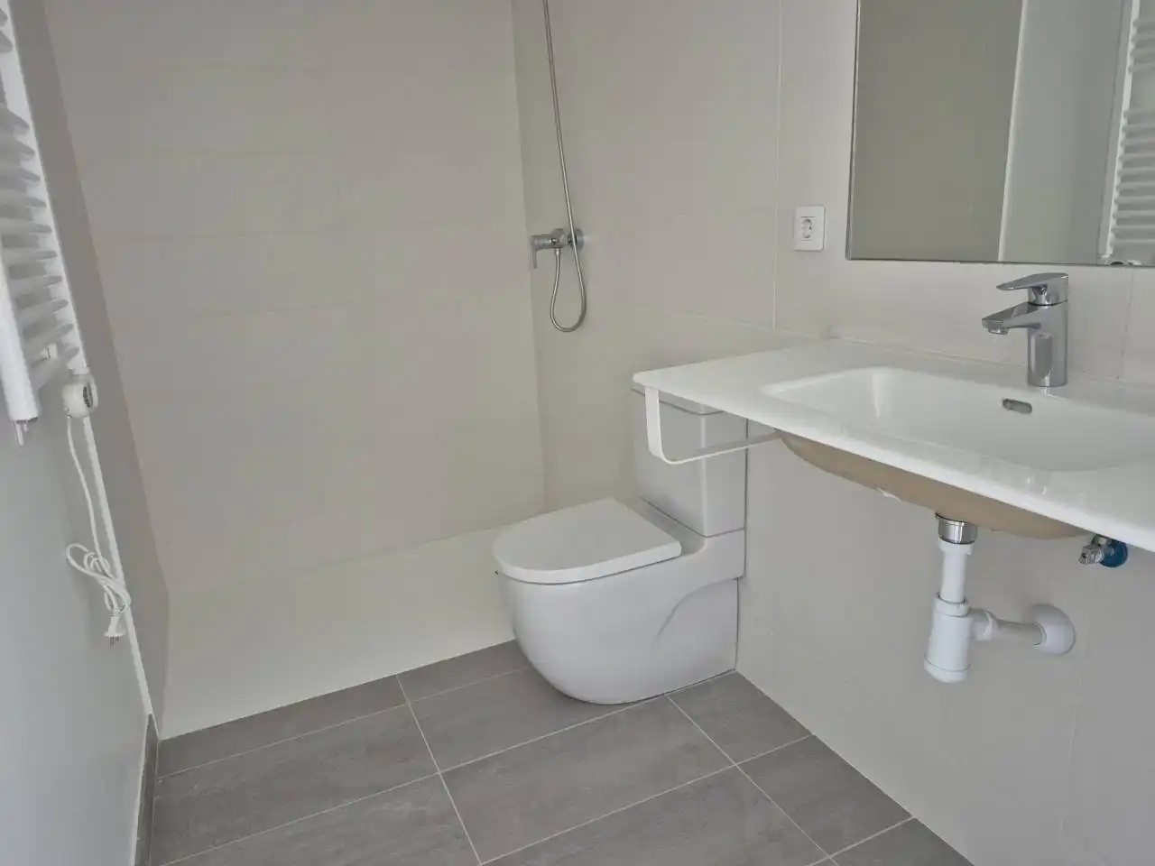 Baño de Apartamento en venta en Cubelles con Aire acondicionado, Calefacción y Parquet