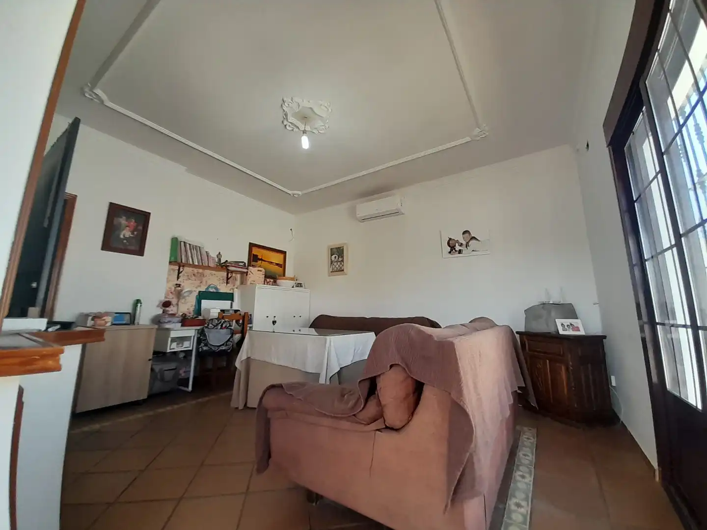 Sala d'estar de Casa o xalet en venda en Chipiona amb Calefacció