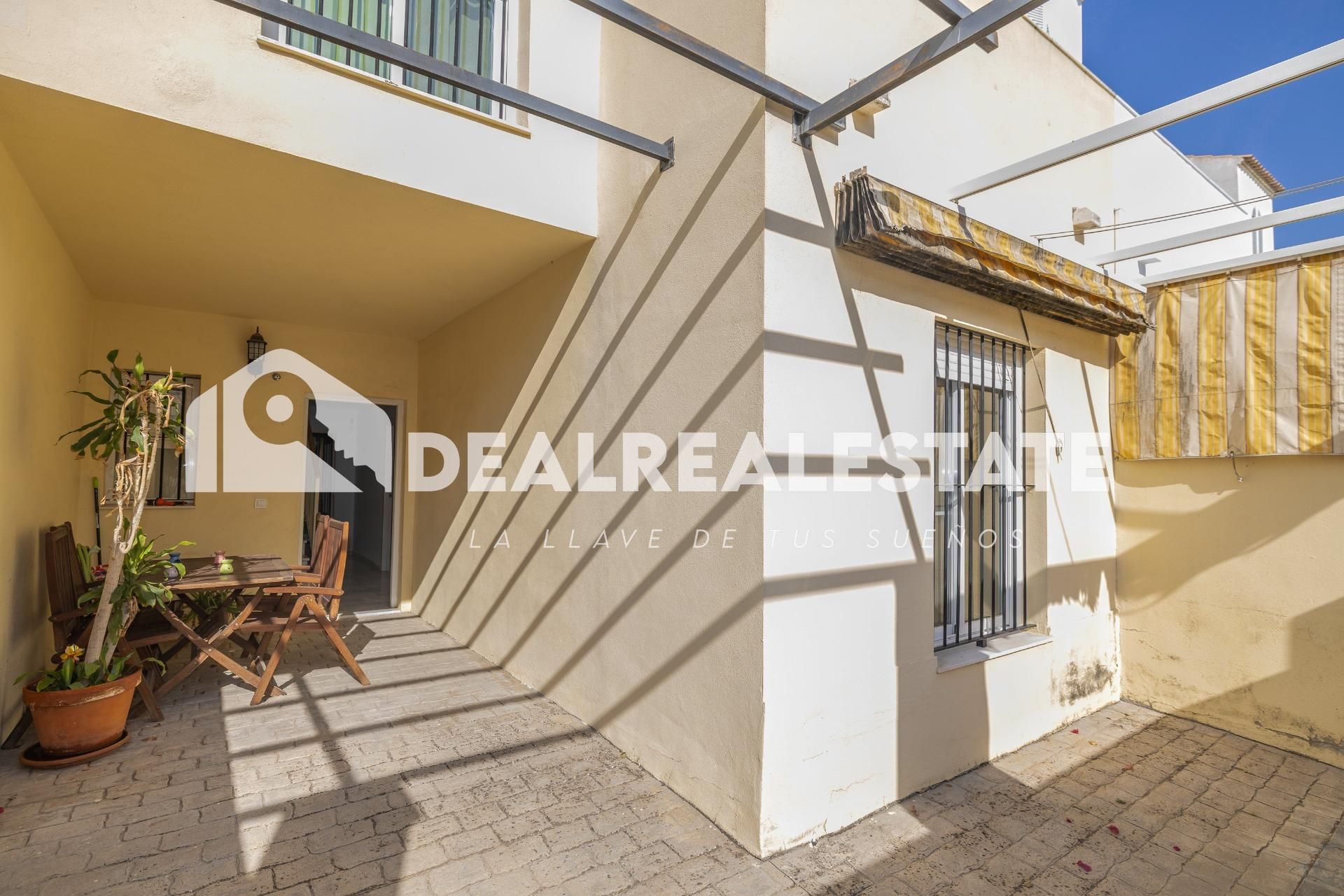 Single-family semi-detached for sale in Calle Areneros